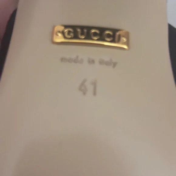 Gucci Marmont
Double G Logo Suede Slides
Women's Size 41/10-10.5 euc worn once! - Picture 4 of 8